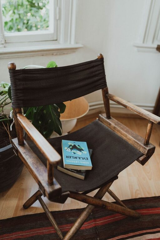 Tips for Creating a Cozy and Inviting Reading Nook at Home